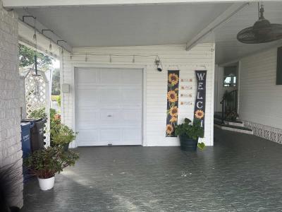 Photo 5 of 30 of home located at 1635 Deverly Dr Lot #808 Lakeland, FL 33801