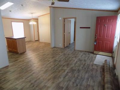 Photo 4 of 31 of home located at 26609 Laramie Flat Rock, MI 48134