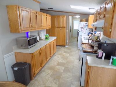 Photo 4 of 36 of home located at 3371 Summer St Carleton, MI 48117