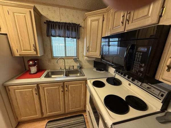 1990 Skyline Manufactured Home