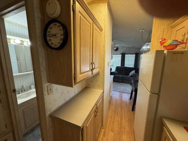 1990 Skyline Manufactured Home