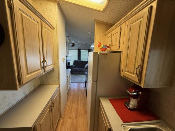 1990 Skyline Manufactured Home
