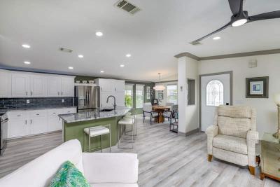 Photo 3 of 101 of home located at 5200 28th Street North, #351 Saint Petersburg, FL 33714