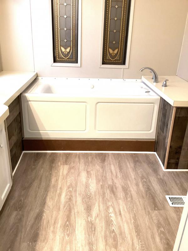 1988 Schult M239160AB Mobile Home