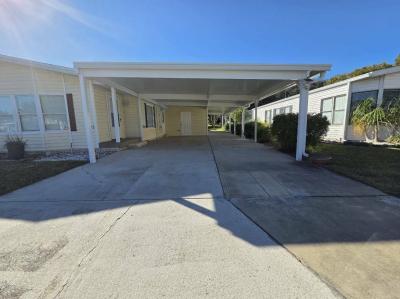 Photo 2 of 22 of home located at 415 Mcelwee Dr Auburndale, FL 33823