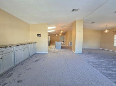 Photo 4 of 22 of home located at 415 Mcelwee Dr Auburndale, FL 33823