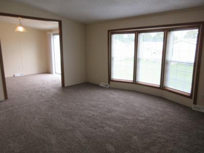 Photo 4 of 20 of home located at 43504 Eureka Dr Clinton Township, MI 48036