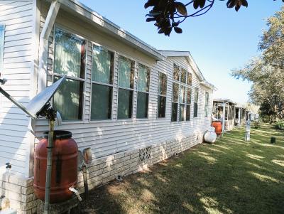 Photo 3 of 25 of home located at 3840 Ranger Pkwy Zephyrhills, FL 33541