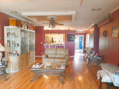 Photo 5 of 25 of home located at 3840 Ranger Pkwy Zephyrhills, FL 33541