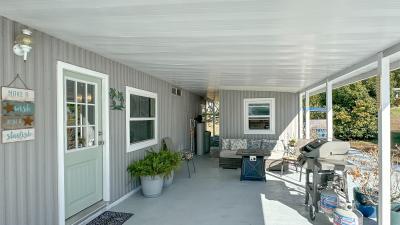 Photo 2 of 18 of home located at 105 Evergreen Ln Lady Lake, FL 32159