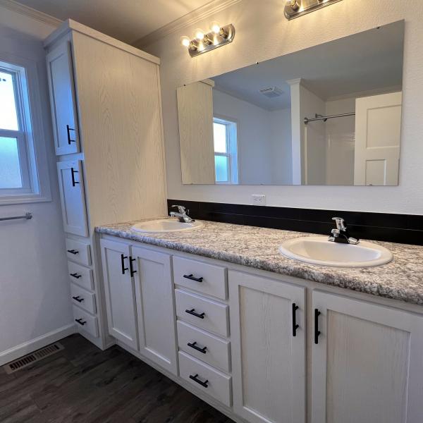 2024 Champion SUN286032001 Mobile Home