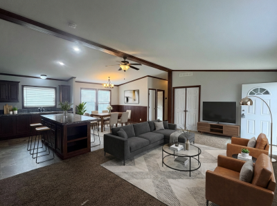 Photo 3 of 17 of home located at 2121 SE Four Seasons Dr. #34 Ankeny, IA 50021