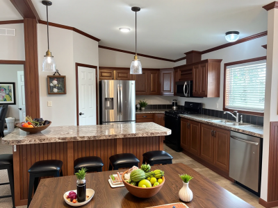 Photo 5 of 17 of home located at 2121 SE Four Seasons Dr. #34 Ankeny, IA 50021