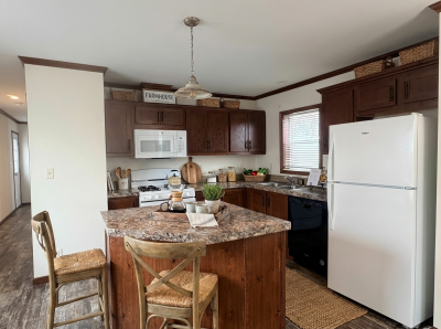 Photo 3 of 26 of home located at 1980 SE Winter Park Dr. #184 Ankeny, IA 50021