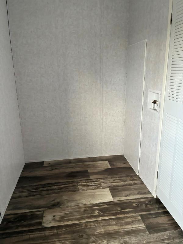 2021 Champion NWD-B-OT1733  Home