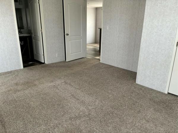 2021 Champion NWD-B-OT1733  Home