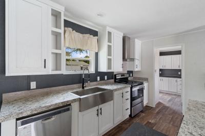 Photo 5 of 18 of home located at 325 Robin Lane McDonough, GA 30253