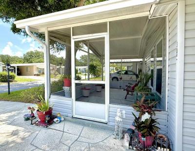 Photo 2 of 23 of home located at 305 Taho Circle Valrico, FL 33594