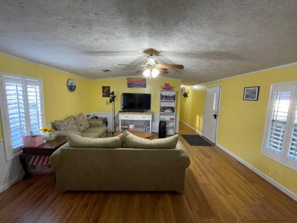 2001 WAYC Mobile Home For Sale