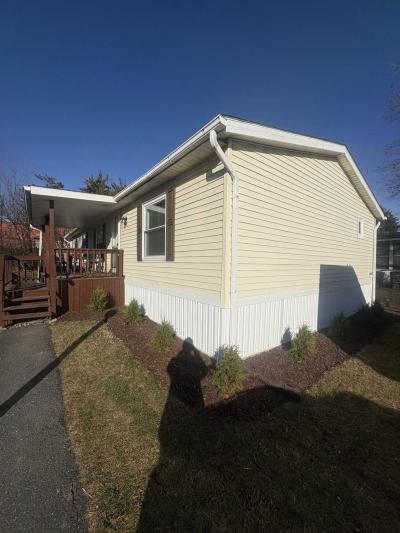 Mobile Home at 110 Greenbriar Dr Bath, PA 18014