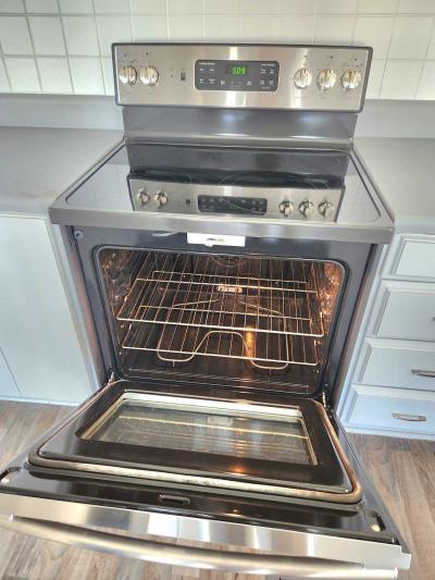 Photo 4 of 34 of home located at 601 Starkey Rd Largo, FL 33771