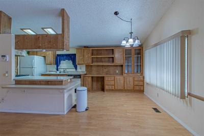 Photo 5 of 22 of home located at 8122 W. Flamingo Rd. Las Vegas, NV 89147