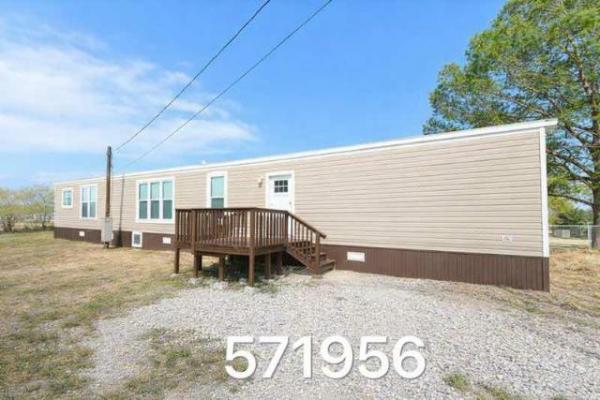 Photo 1 of 2 of home located at 1029 Bowen St Pleasanton, TX 78064