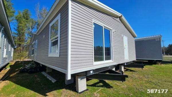 Photo 1 of 2 of home located at Columbus Mobile Home Broker I Po Box 9647 Columbus, MS 39705