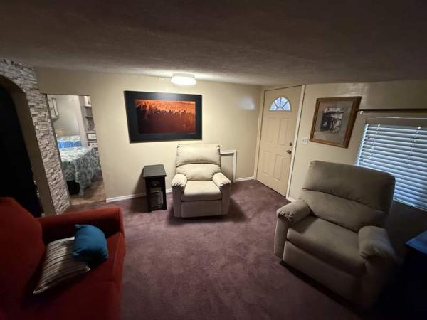 1986 Phoenix Manufactured Home