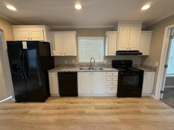 2023 Clayton Homes Inc Community Series Mobile Home