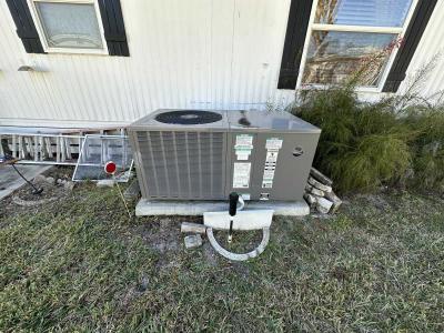 Photo 4 of 23 of home located at 3 Emerald Circle Eustis, FL 32726