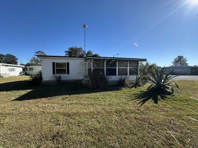 Photo 5 of 23 of home located at 3 Emerald Circle Eustis, FL 32726