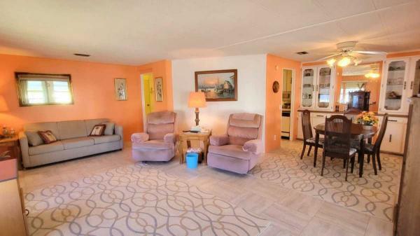 1979 BARR Manufactured Home