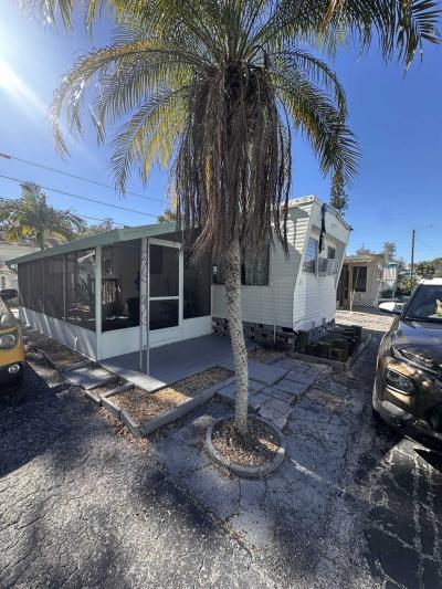 Mobile Home at 5015 Seminole Blvd, Lot 111 Saint Petersburg, FL 33708