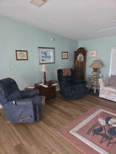 Photo 3 of 16 of home located at 217 Springtime Dr. Sebring, FL 33872