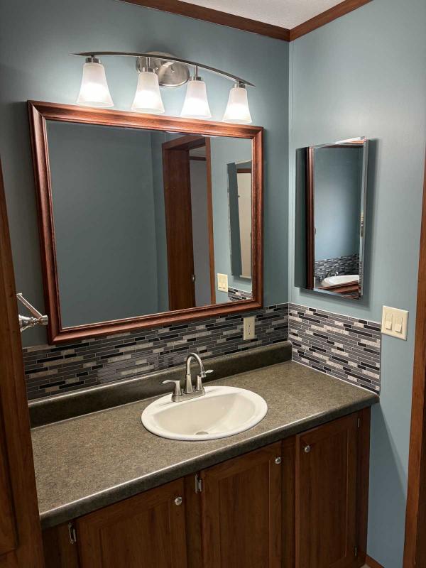 2011 Lexington Cedar Pointe Manufactured Home