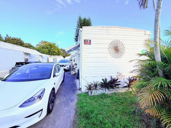 Photo 1 of 2 of home located at 19900 NW 37th Ave Miami Gardens, FL 33056