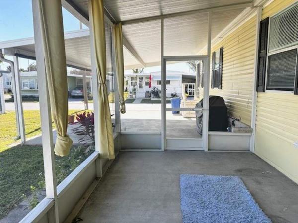 2000 Palm Harbor Manufactured Home