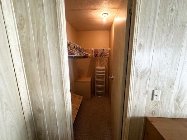 1984 Barrington Manufactured Home