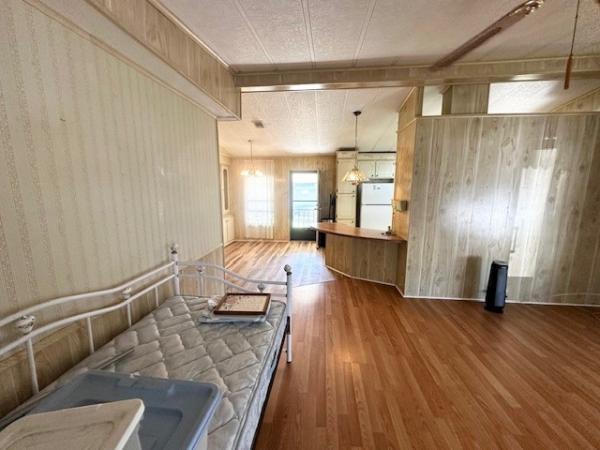 1984 Barrington Manufactured Home