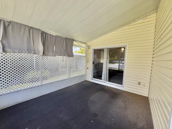 1993 BROO FLFLN33A/B15039BF Mobile Home