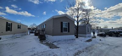 Photo 2 of 10 of home located at 652 Cour Renee Warren, MI 48091