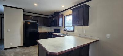 Photo 4 of 10 of home located at 652 Cour Renee Warren, MI 48091