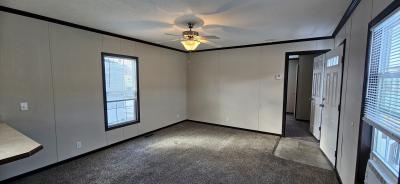 Photo 3 of 8 of home located at 652 Cour Renee Warren, MI 48091