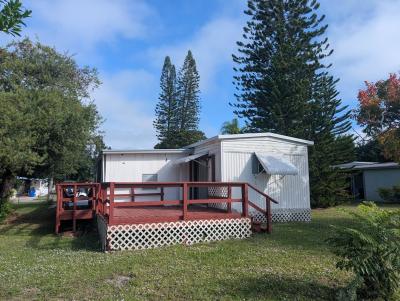 Photo 2 of 9 of home located at 74 Lone Pine Avenue Dunedin, FL 34698