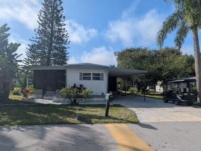 Photo 4 of 9 of home located at 74 Lone Pine Avenue Dunedin, FL 34698