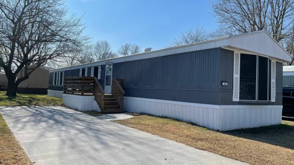 2000 Clayton Homes Inc Mobile Home For Sale