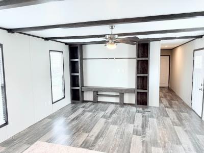 Photo 5 of 23 of home located at 117 Betty #Be117 Conroe, TX 77301