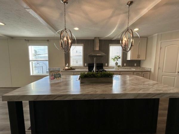 2022 CMH American Made 5628-550  Home