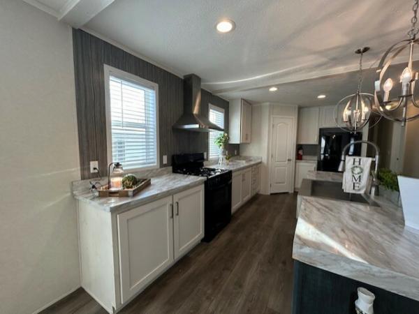 2022 CMH American Made 5628-550  Home